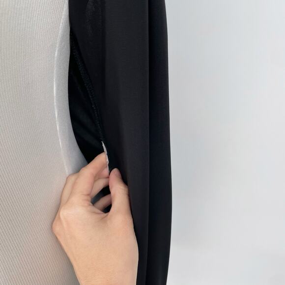 Diane Von Furstenberg Black Jeanne Size 2 Classic Stretchy Wrap Dress DVF E5 - Picture 10 of 10